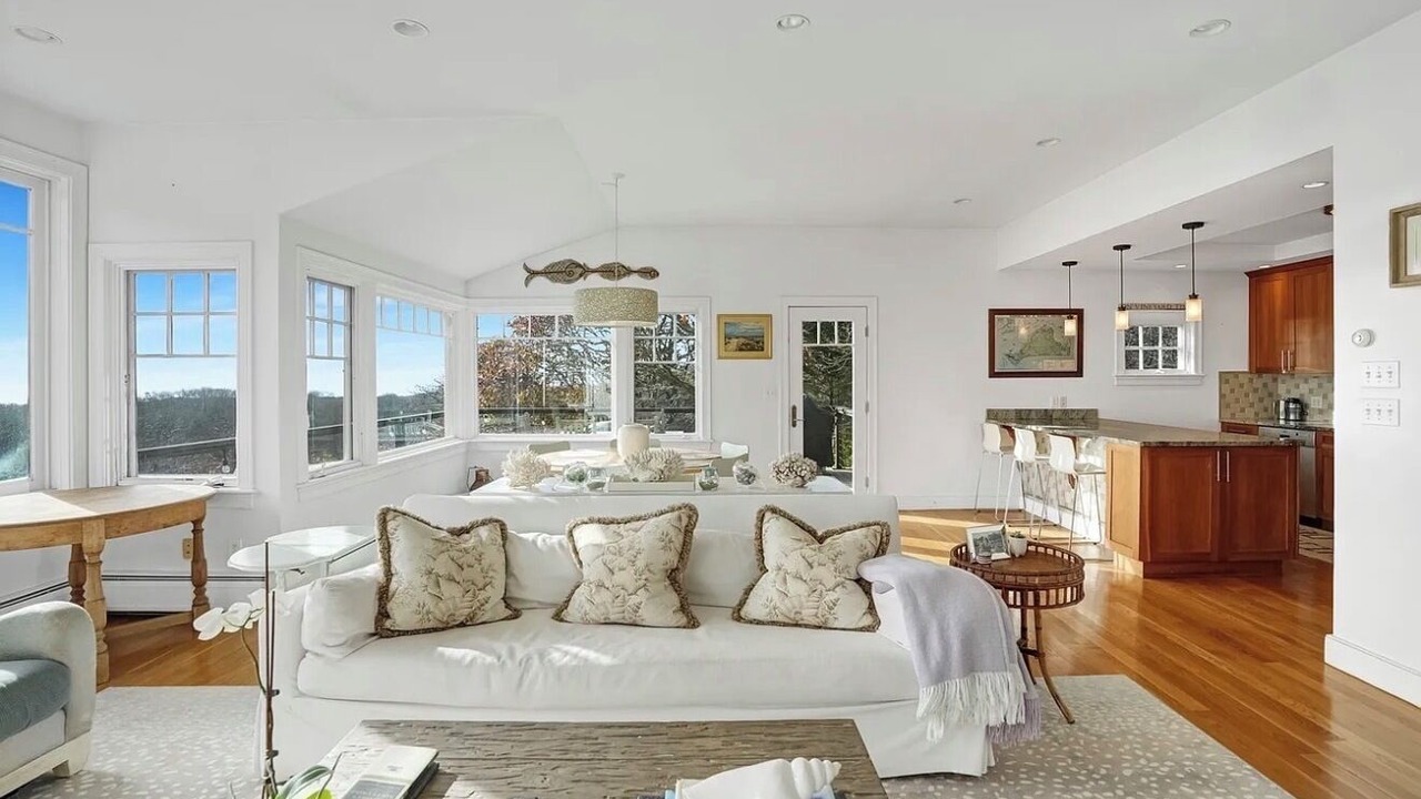 Photo of Livingroom in Aquinnah