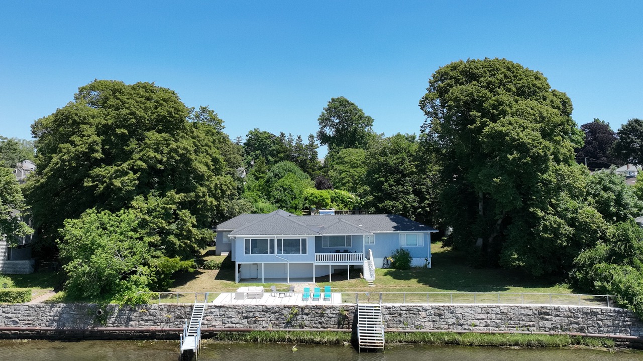 Photo of Outdoor in New London