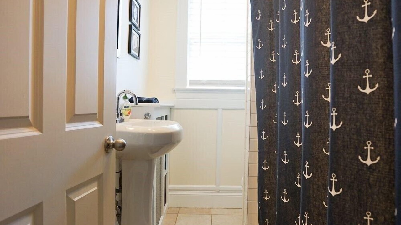 Photo of Bathroom in Fifth Ward