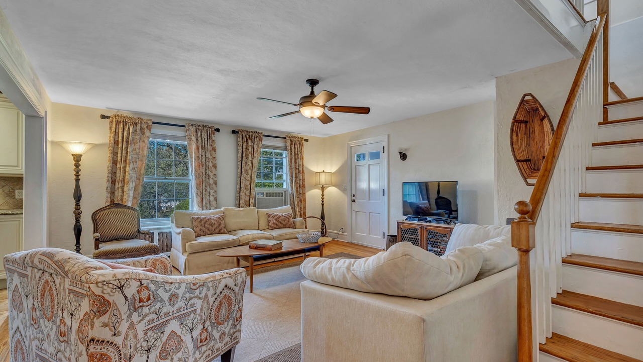 Photo of Livingroom in Niantic