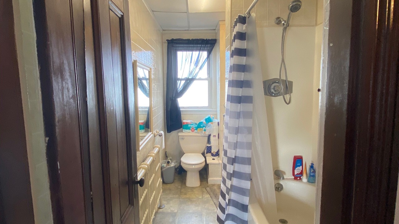 Photo of Bathroom in Yachting Village