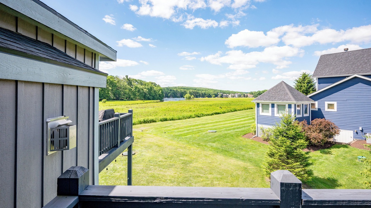 Photo of Patio Balcony in Waterfront Greens