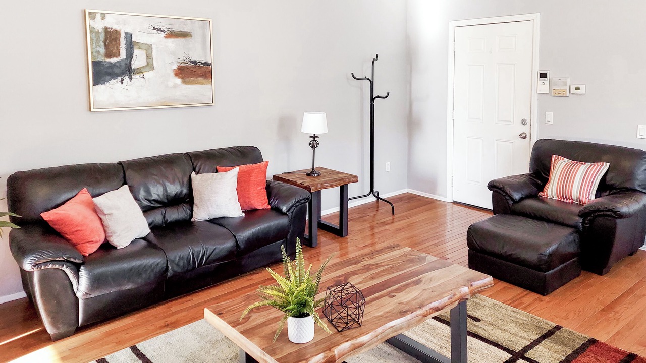 Photo of Livingroom in Mill River