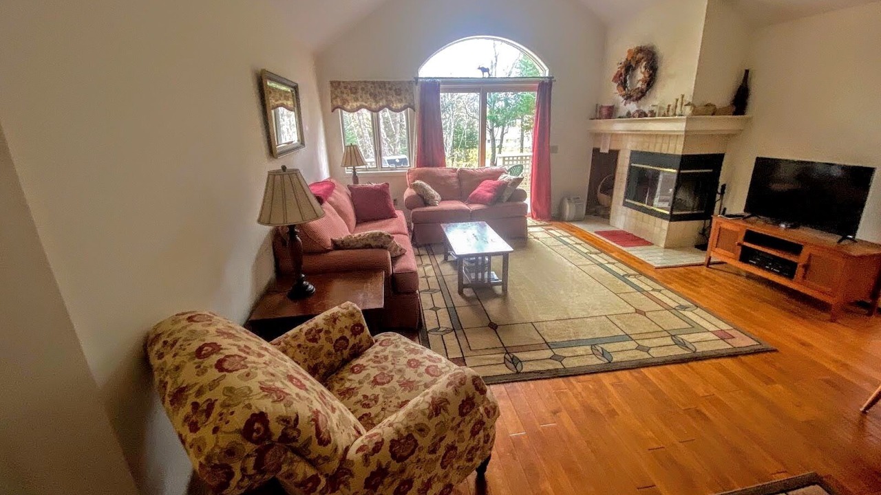 Photo of Livingroom in Carroll