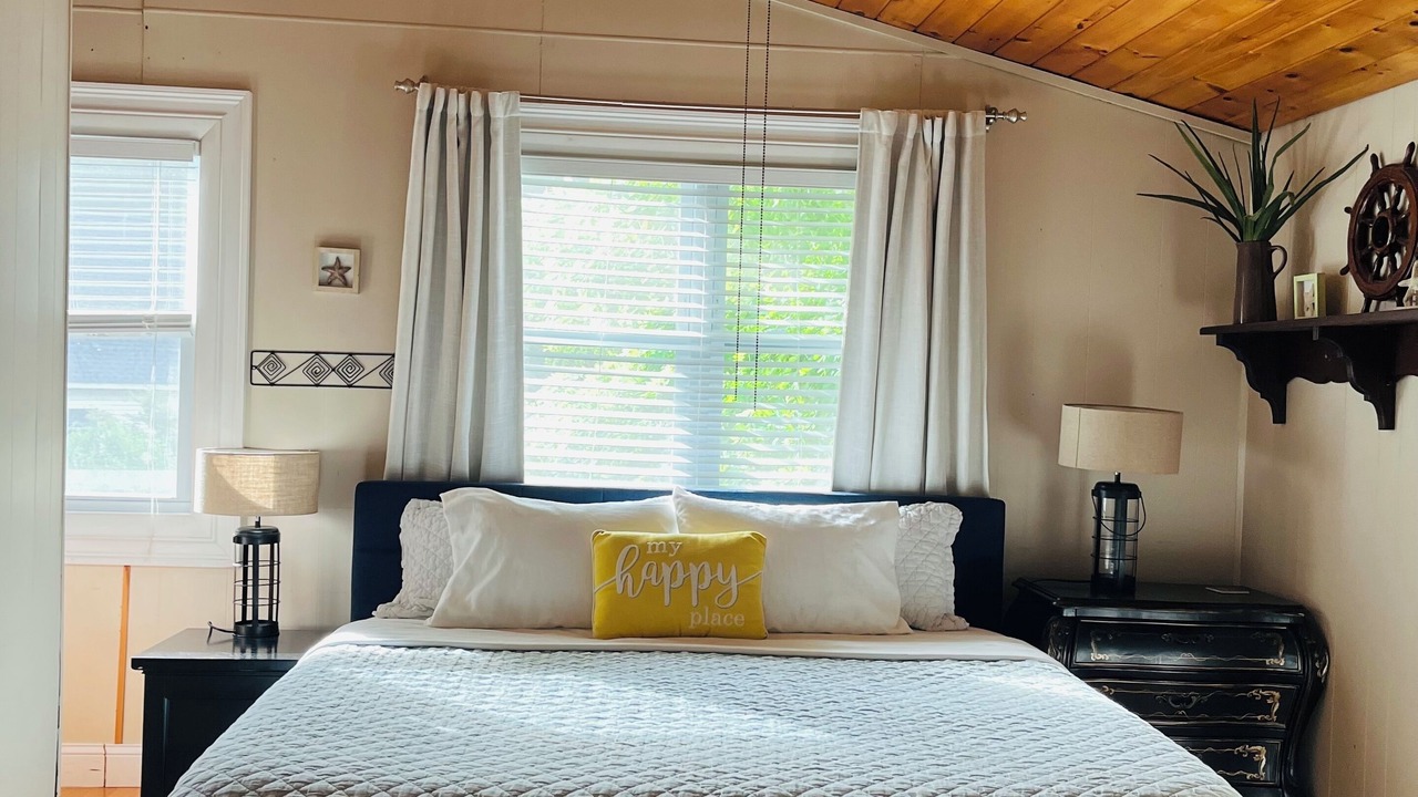 Photo of Bedroom in Jamestown