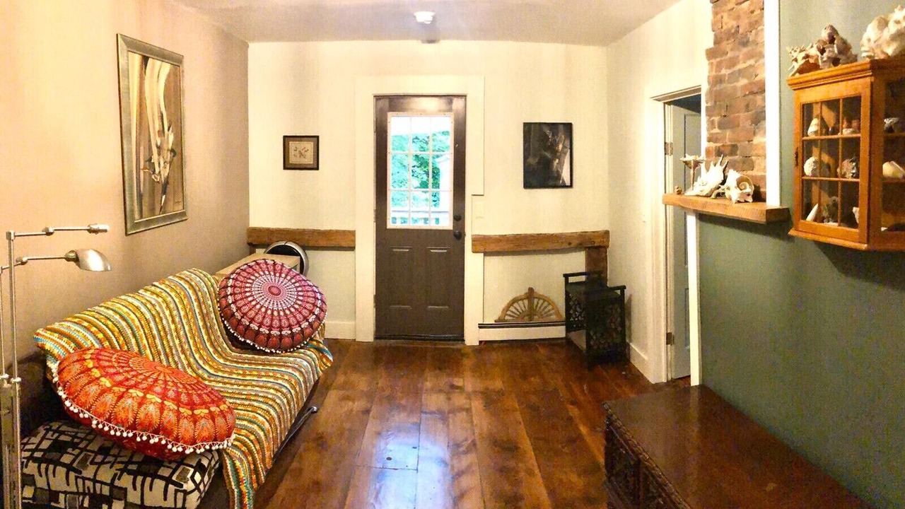 Photo of Livingroom in Halcottsville