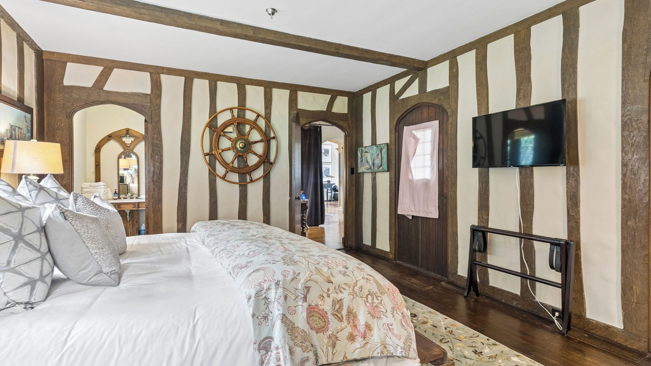 Photo of Bedroom in Pond Cove