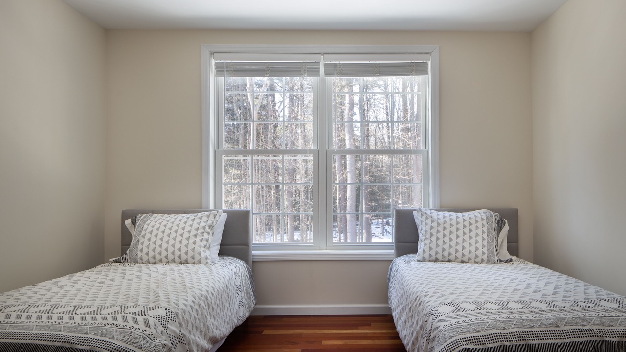 Photo of Bedroom in Lee