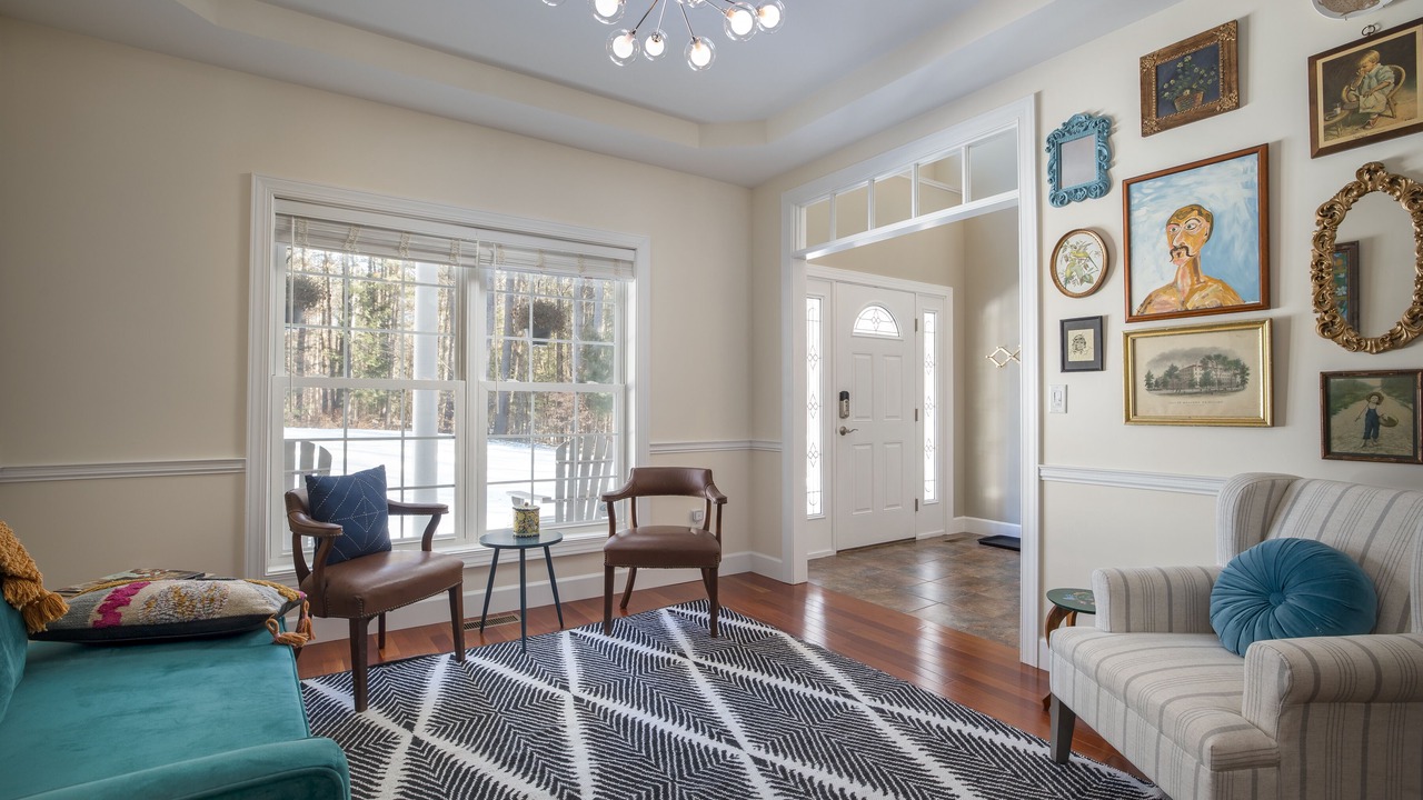 Photo of Livingroom in Lee