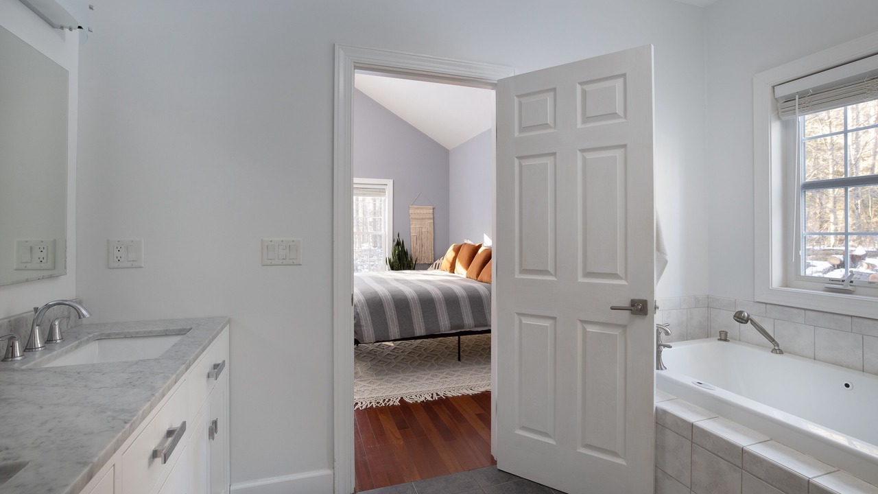Photo of Bathroom in Lee