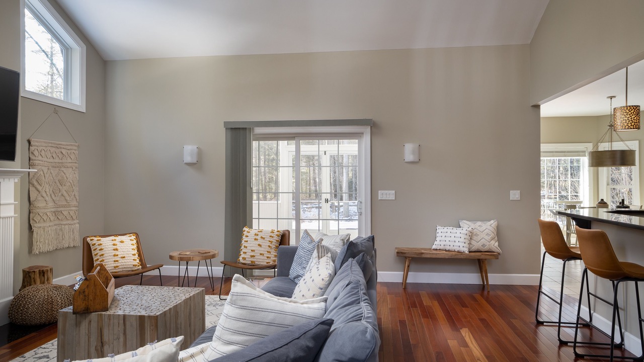 Photo of Livingroom in Lee