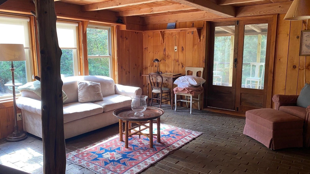Photo of Livingroom in West Tisbury