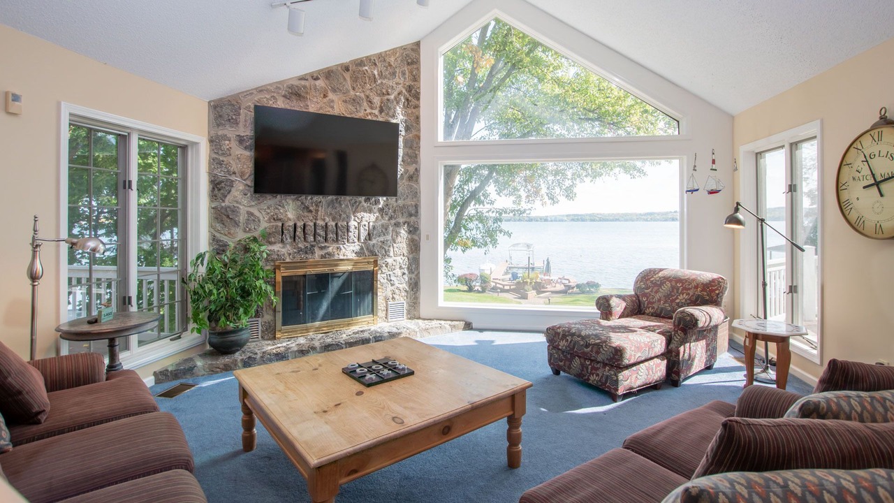 Photo of Livingroom in Canandaigua