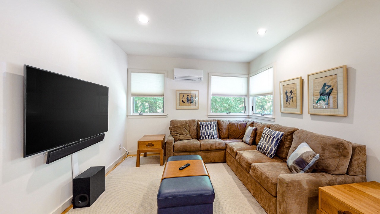 Photo of Livingroom in Kittery Point