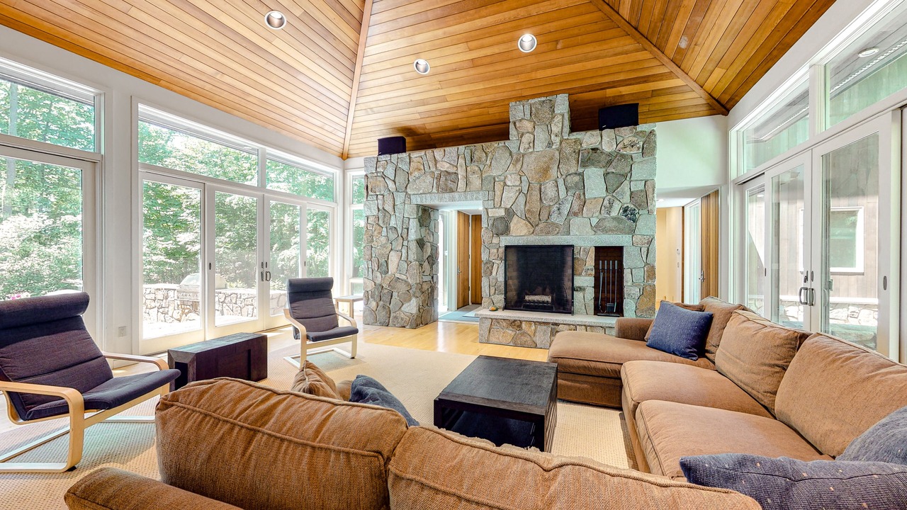 Photo of Livingroom in Kittery Point