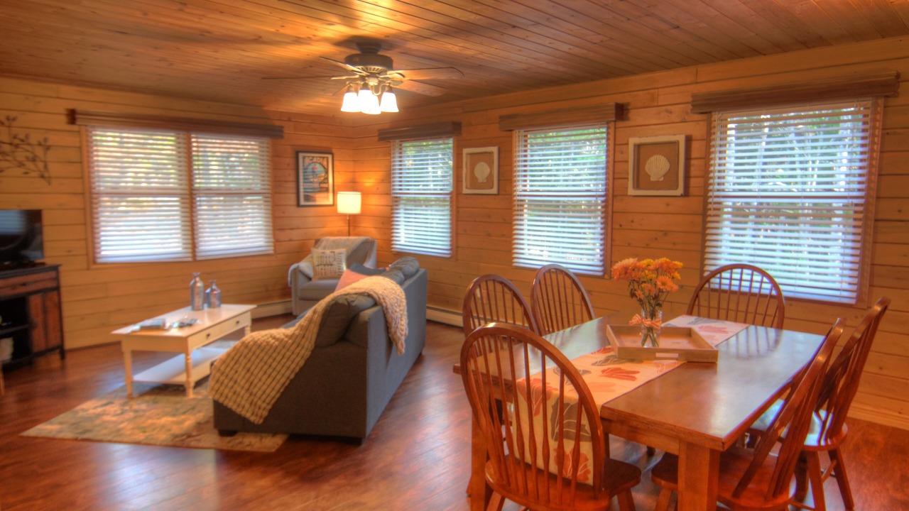 Photo of Livingroom in Town Hill