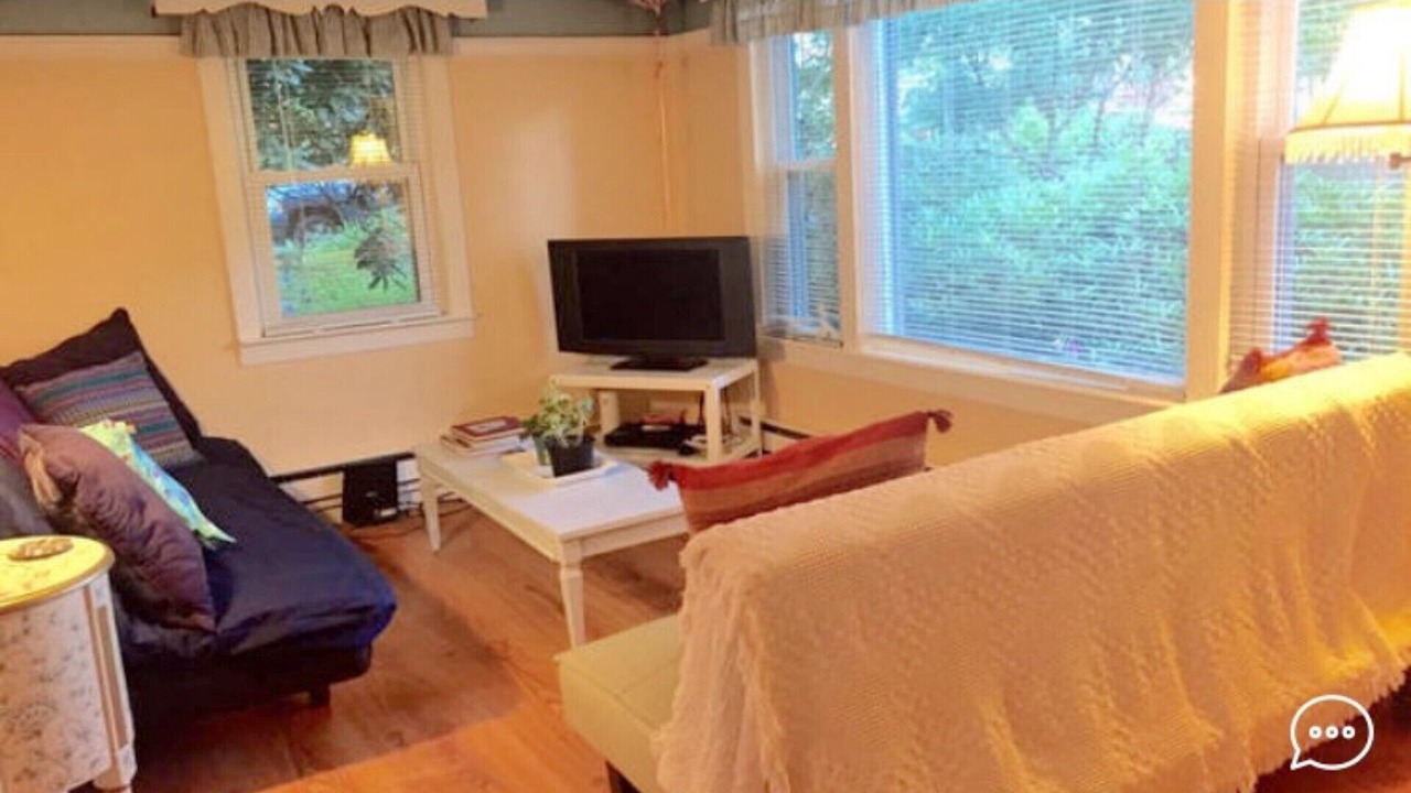Photo of Livingroom in Saunderstown