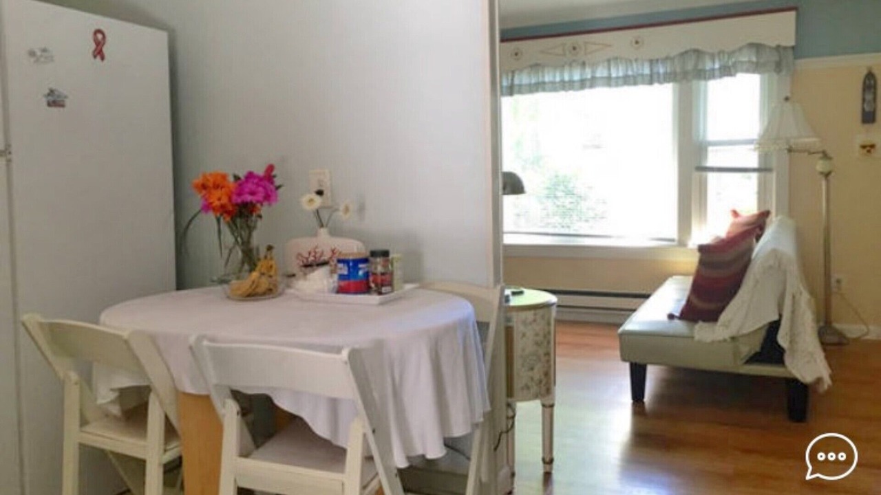 Photo of Livingroom in Saunderstown