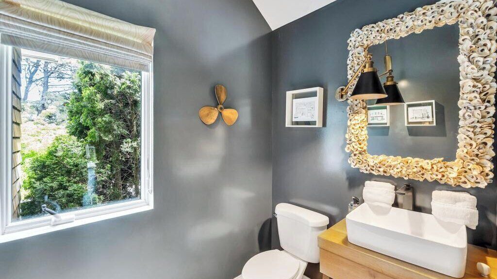 Photo of Bathroom in Shinnecock Hills