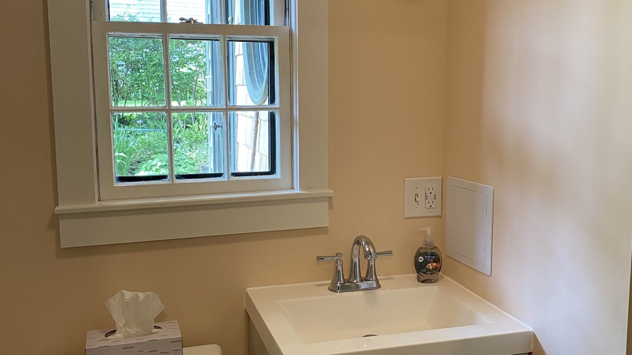 Photo of Bathroom in Commercial Street