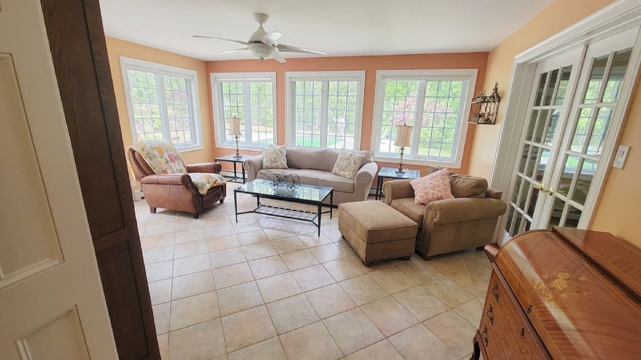 Photo of Livingroom in East Harwich