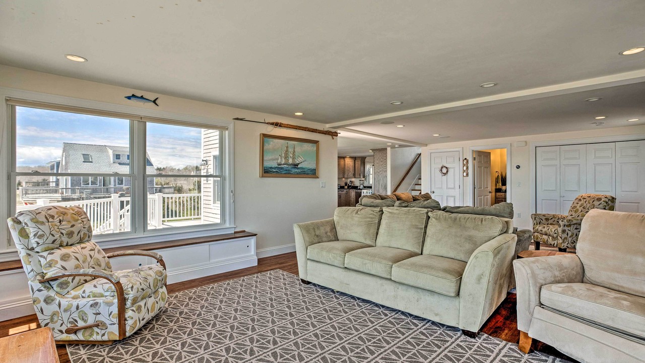 Photo of Livingroom in Mattapoisett Center
