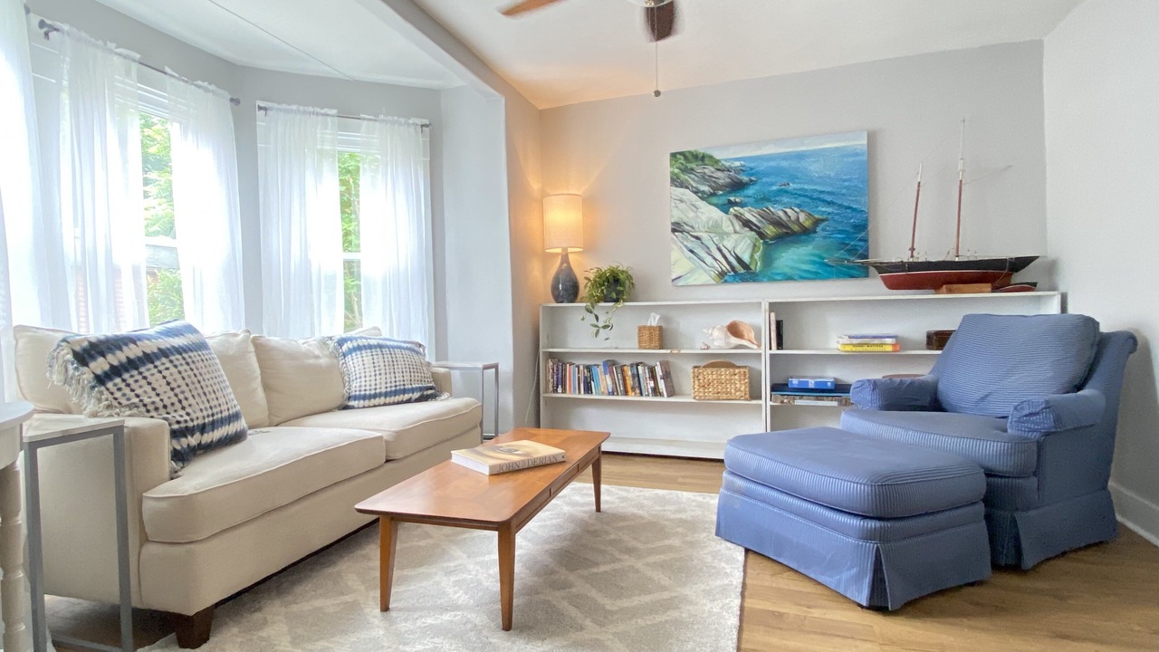 Photo of Livingroom in Jamestown
