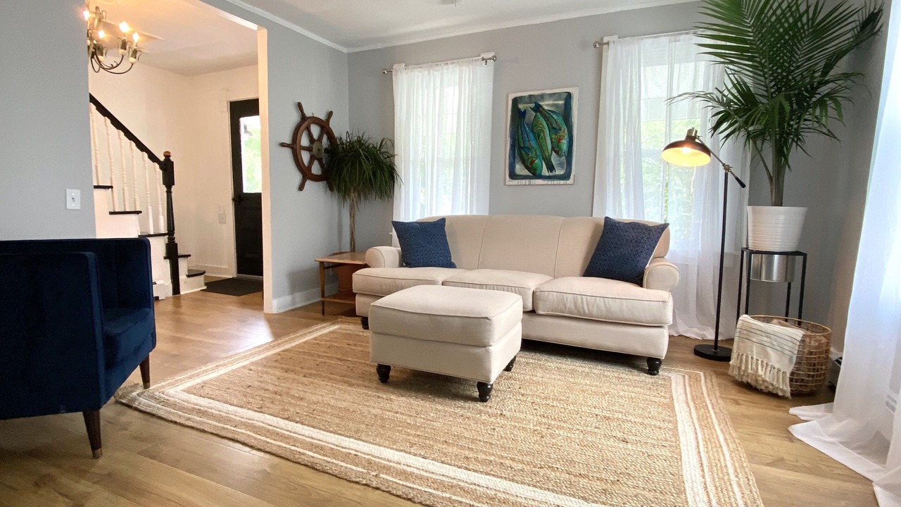 Photo of Livingroom in Jamestown