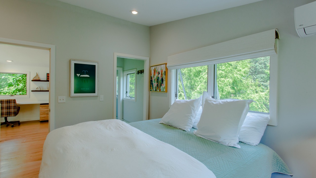Photo of Bedroom in Chilmark