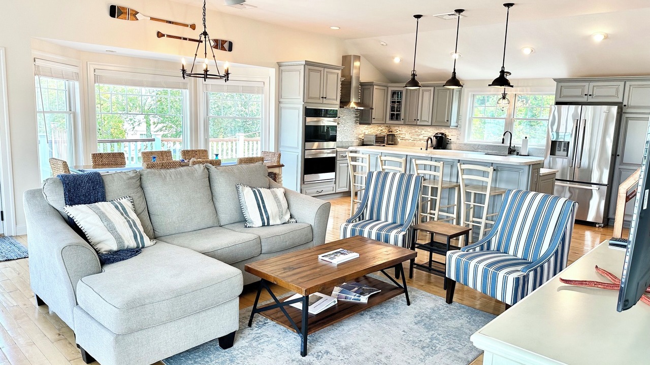 Photo of Livingroom in Jamestown Shores
