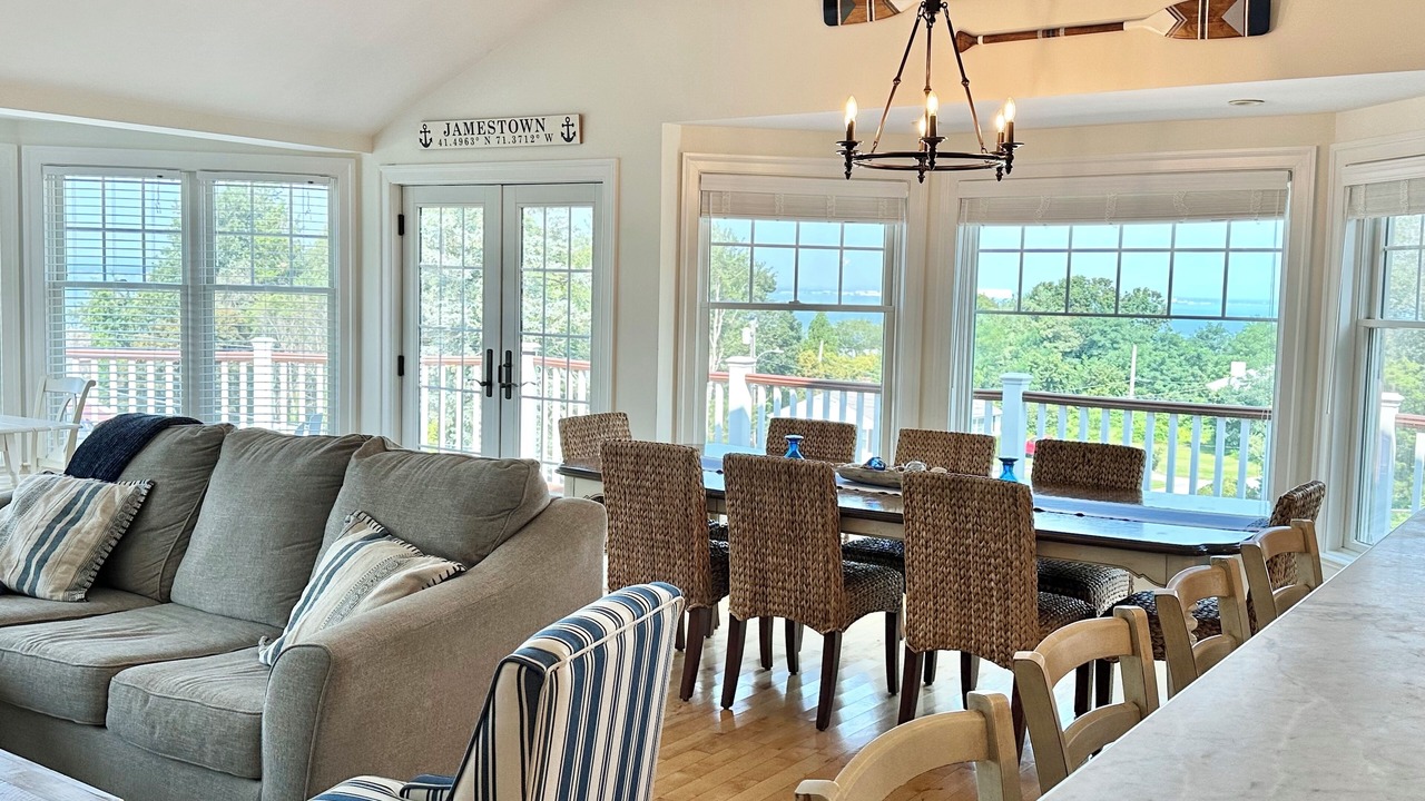 Photo of Livingroom in Jamestown Shores