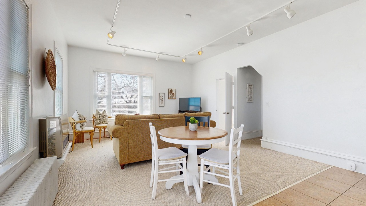 Photo of Livingroom in Commercial Street