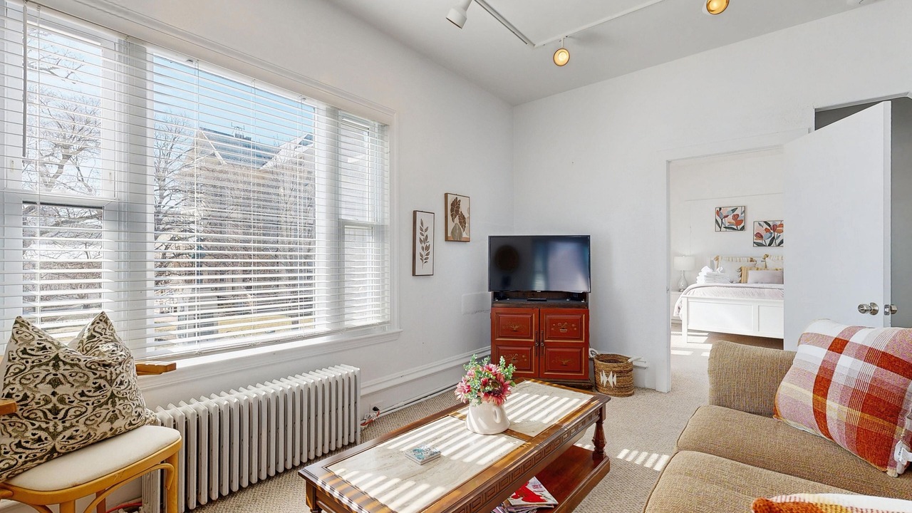 Photo of Livingroom in Commercial Street
