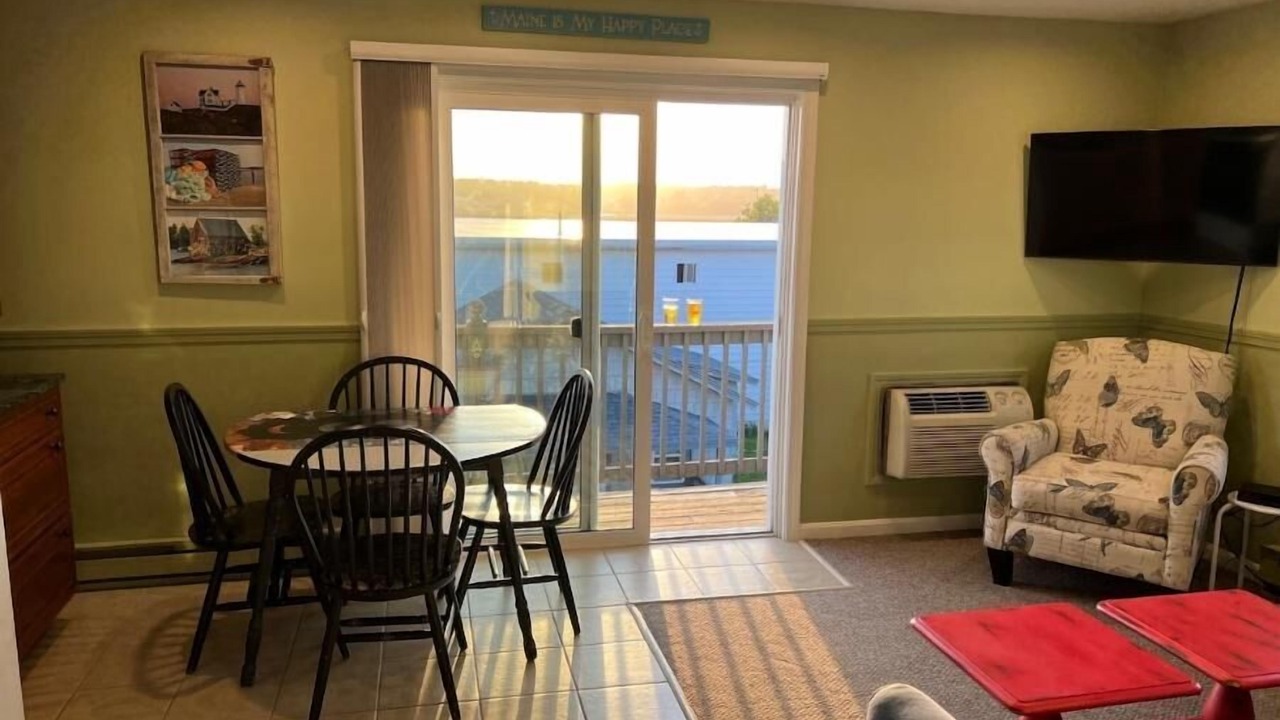 Photo of Livingroom in Wells Beach