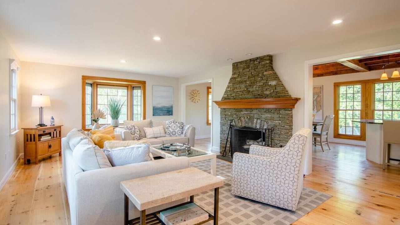 Photo of Livingroom in Newport East