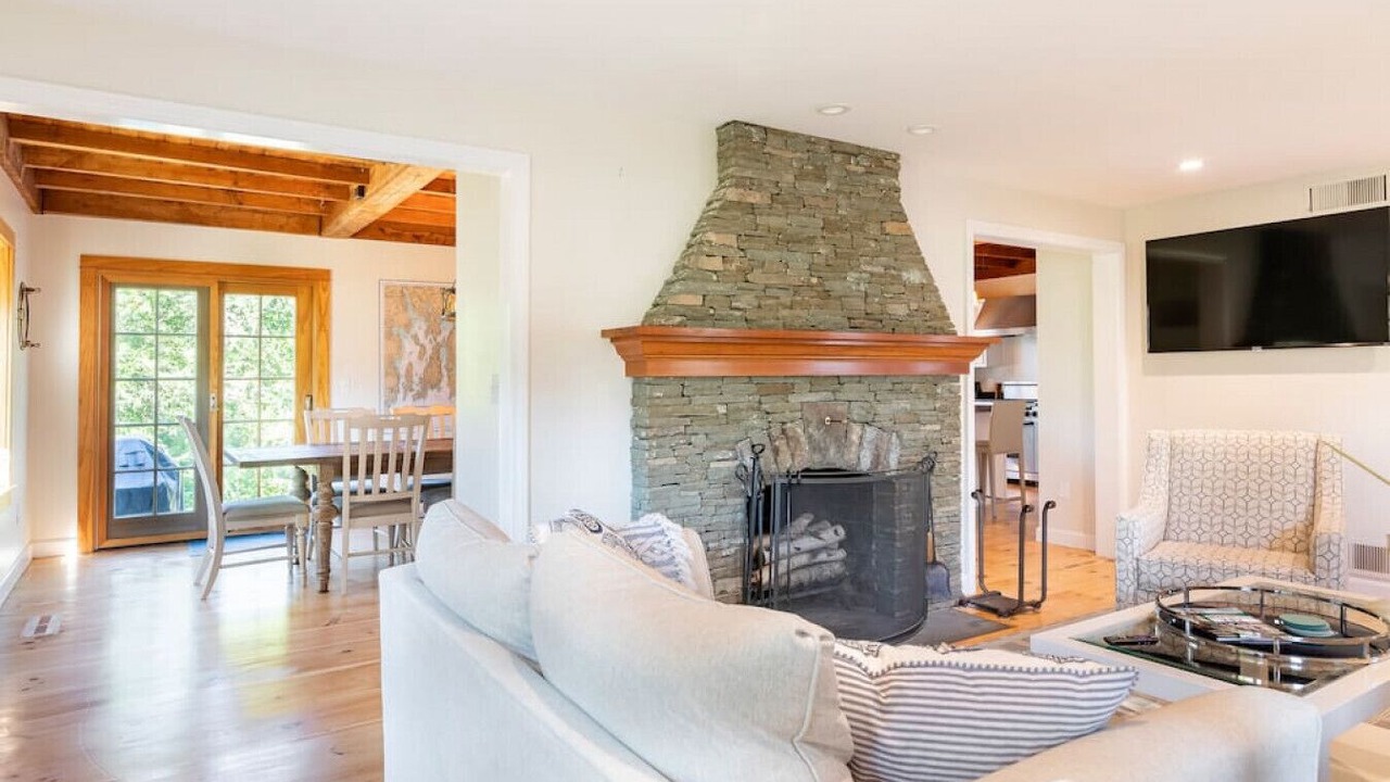Photo of Livingroom in Newport East
