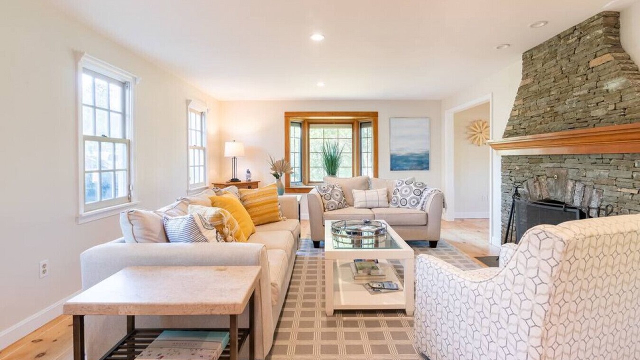 Photo of Livingroom in Newport East