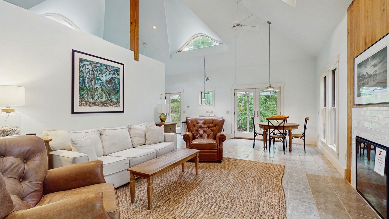Photo of Livingroom in West Tisbury