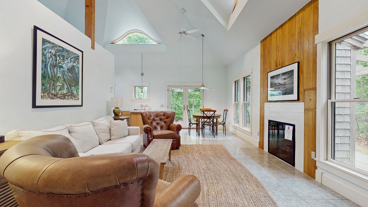 Photo of Livingroom in West Tisbury