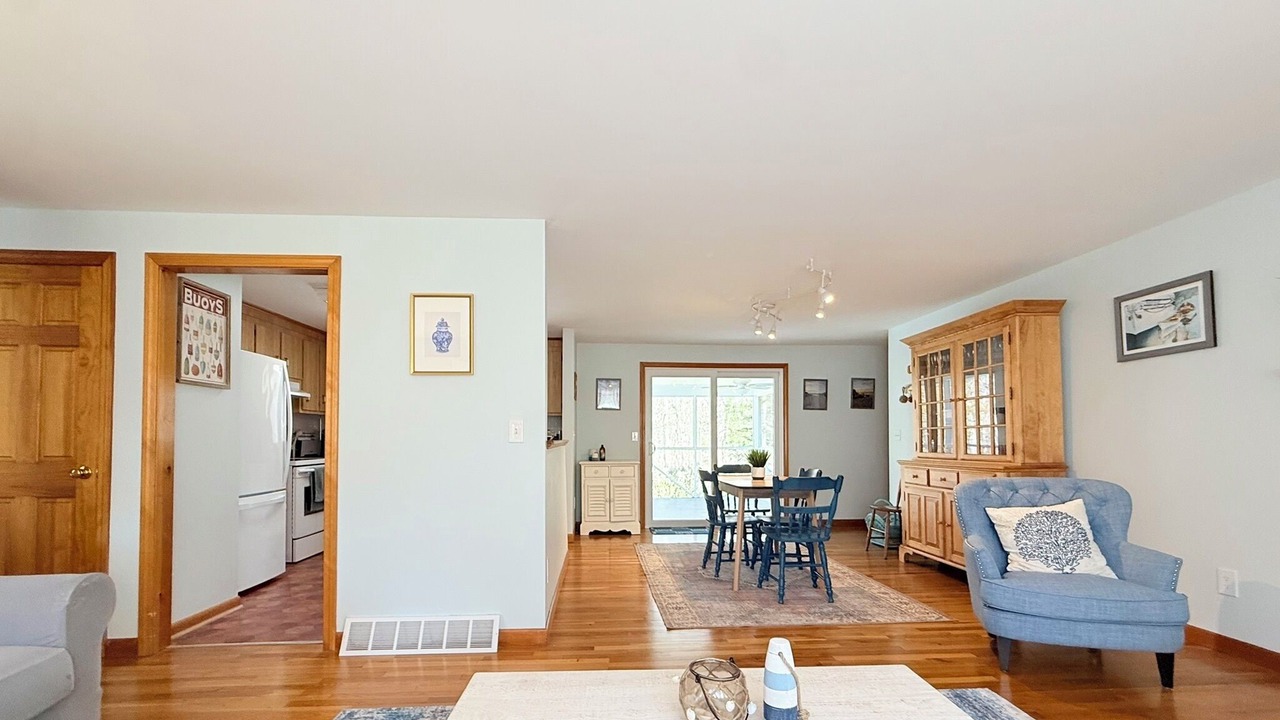 Photo of Livingroom in East Dennis