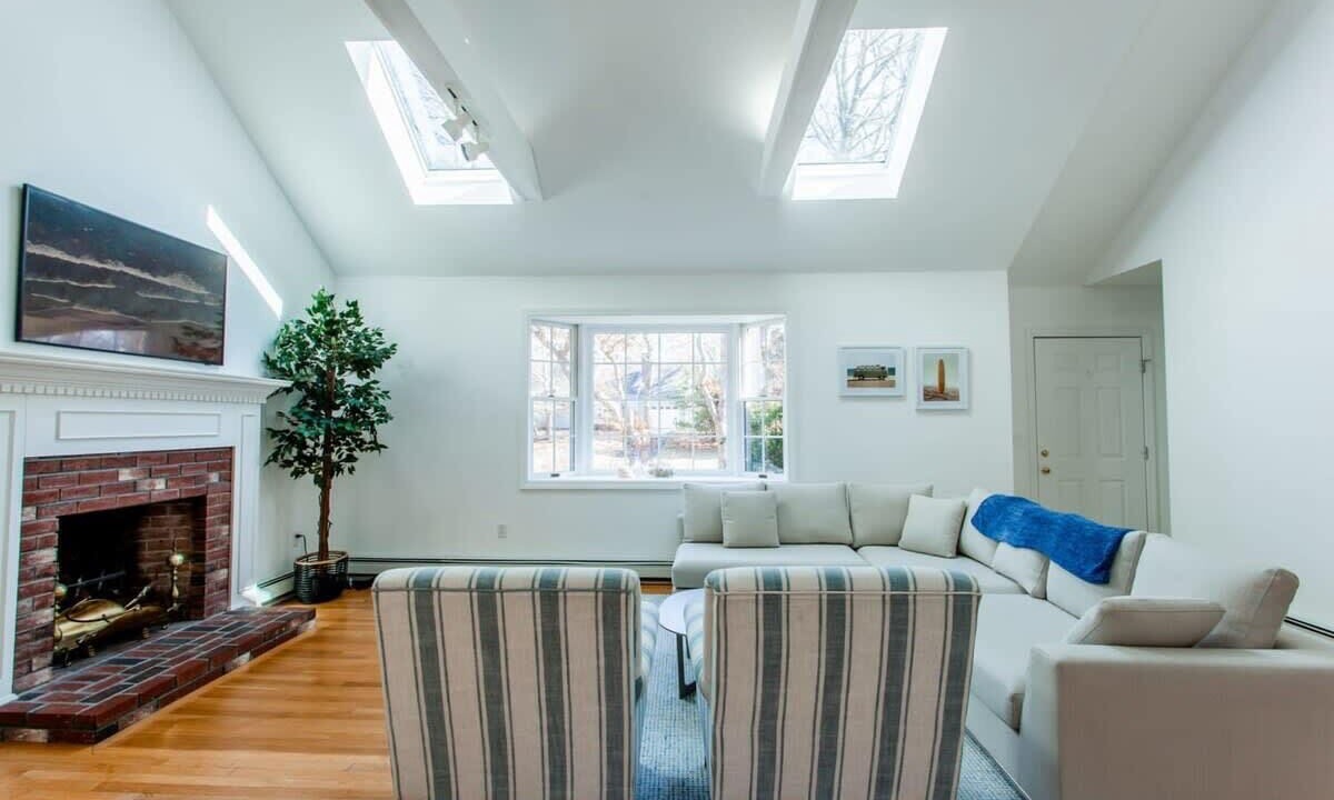 Photo of Livingroom in East Harwich