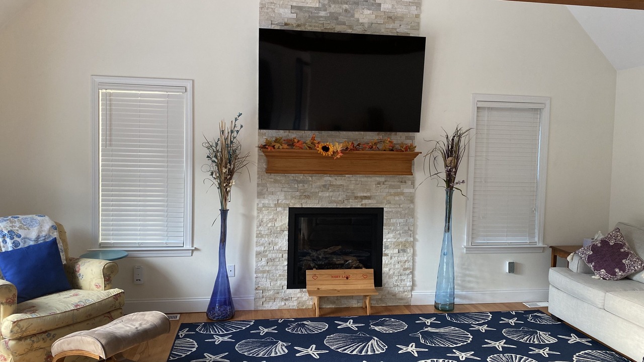 Photo of Livingroom in Marstons Mills