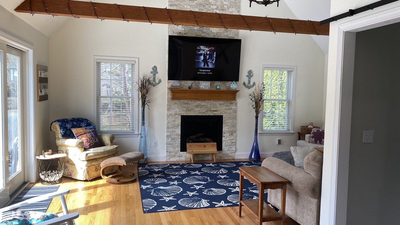 Photo of Livingroom in Marstons Mills