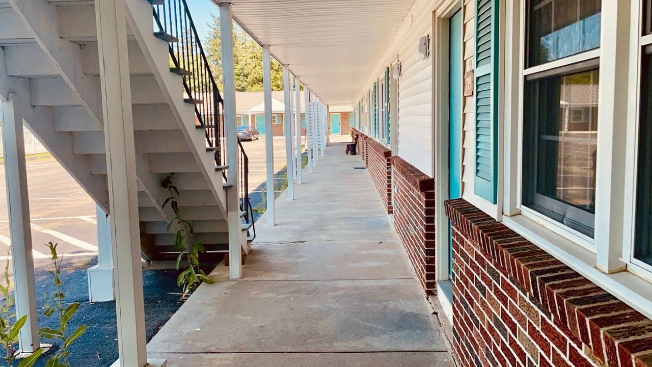 Photo of Outdoor in Lee