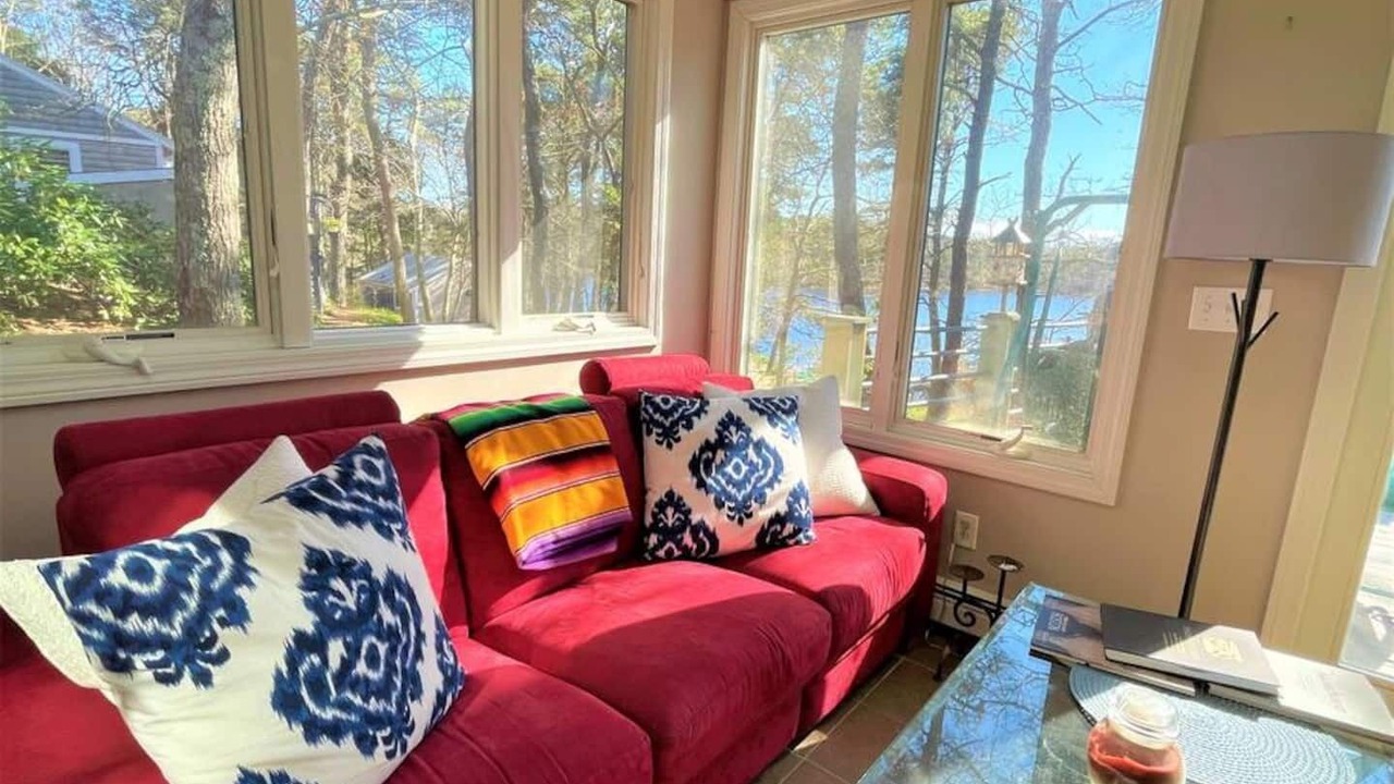 Photo of Livingroom in Eastham