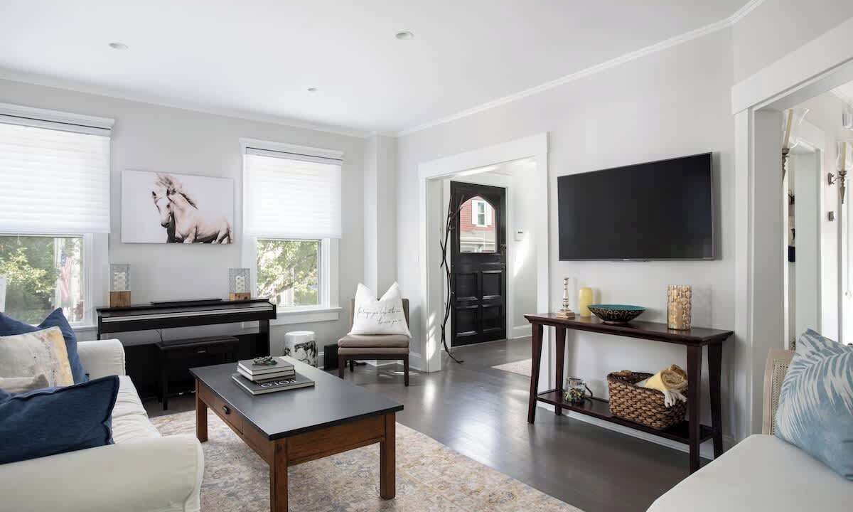 Photo of Livingroom in The Point