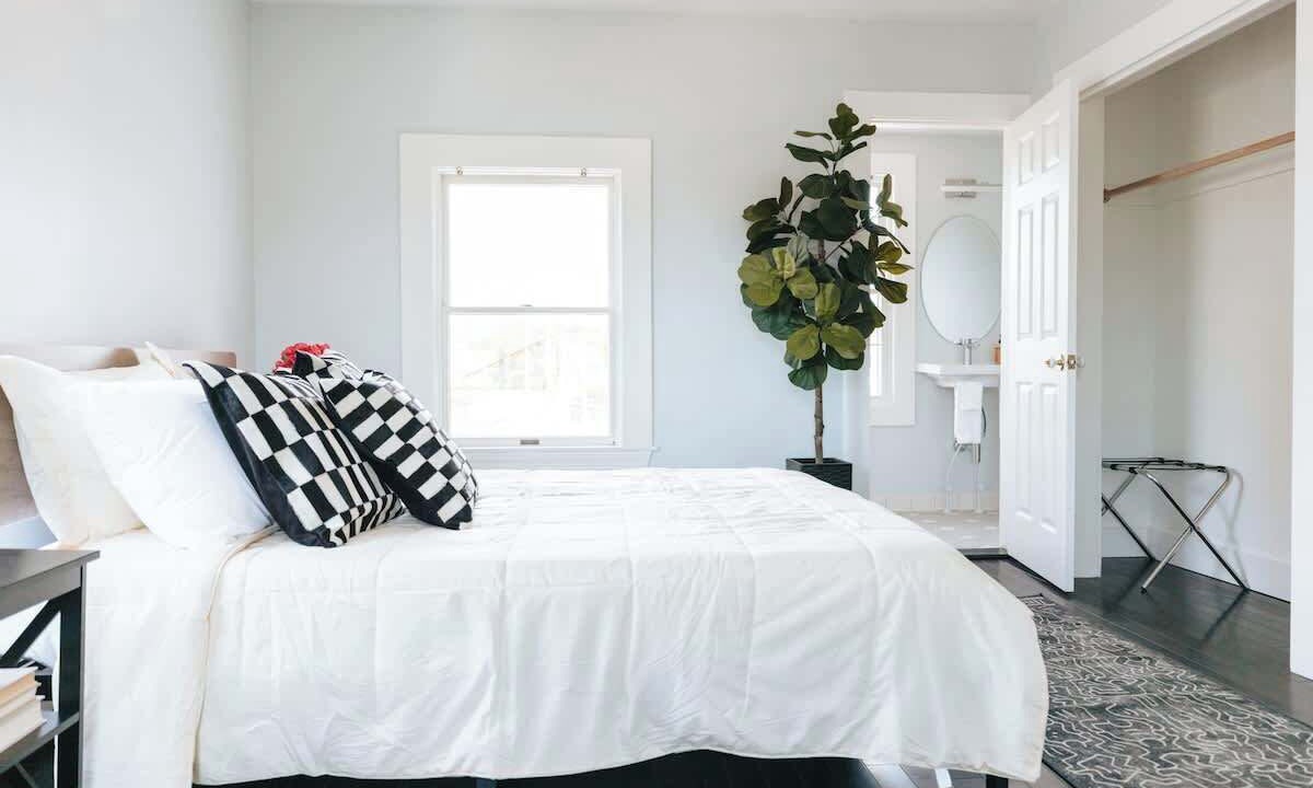 Photo of Bedroom in Bellevue Avenue Historic District