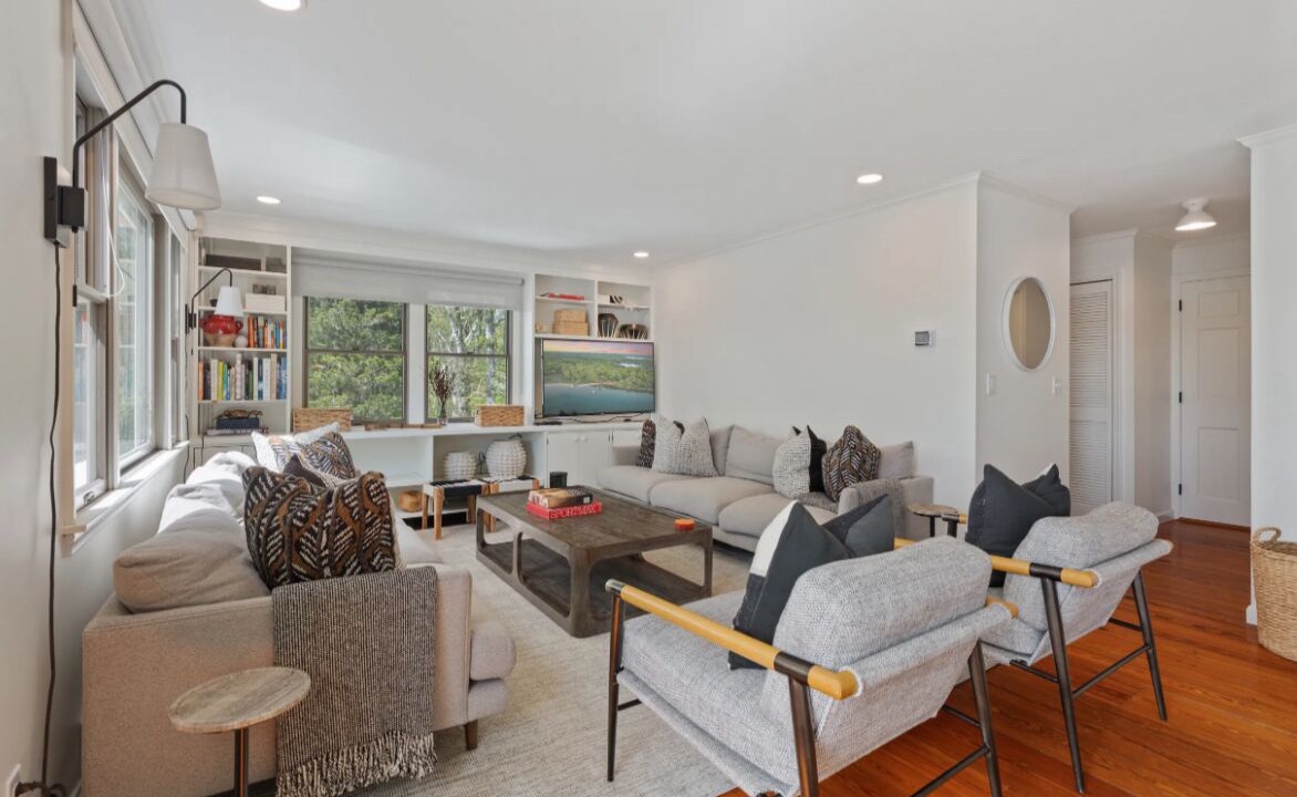 Photo of Livingroom in Waquoit Village