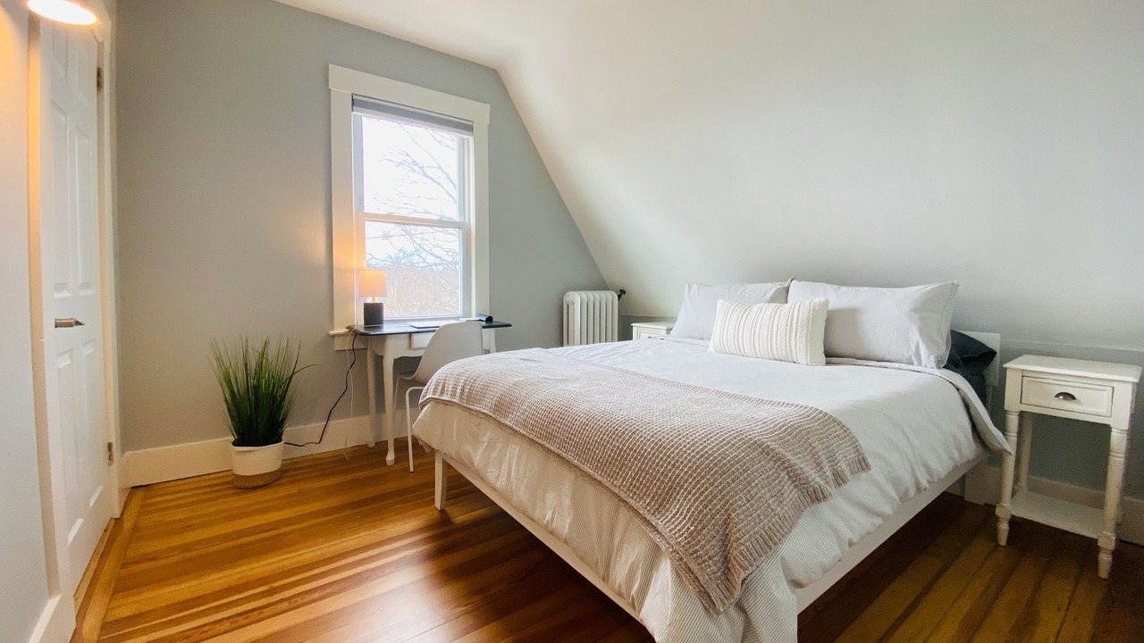 Photo of Bedroom in Newport