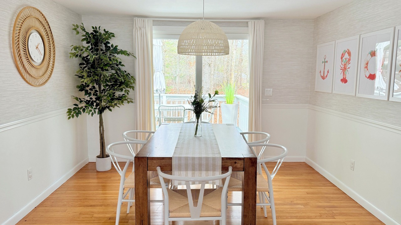 Photo of Livingroom in West Yarmouth